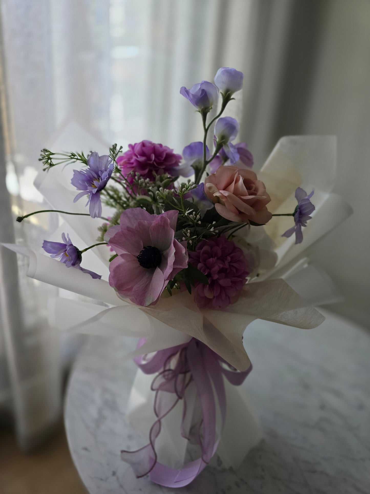 Elegant Silk flowers arrangement bouquet