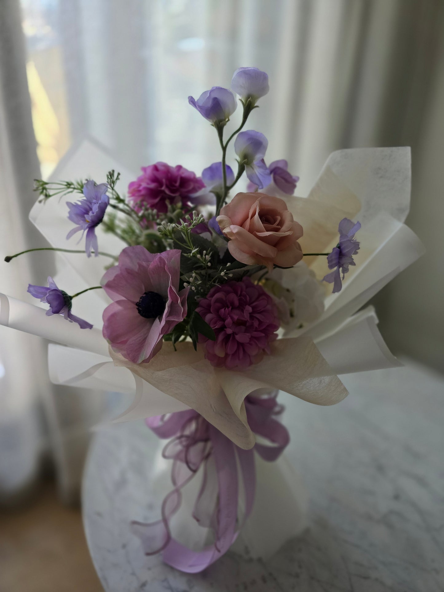 Elegant Silk flowers arrangement bouquet