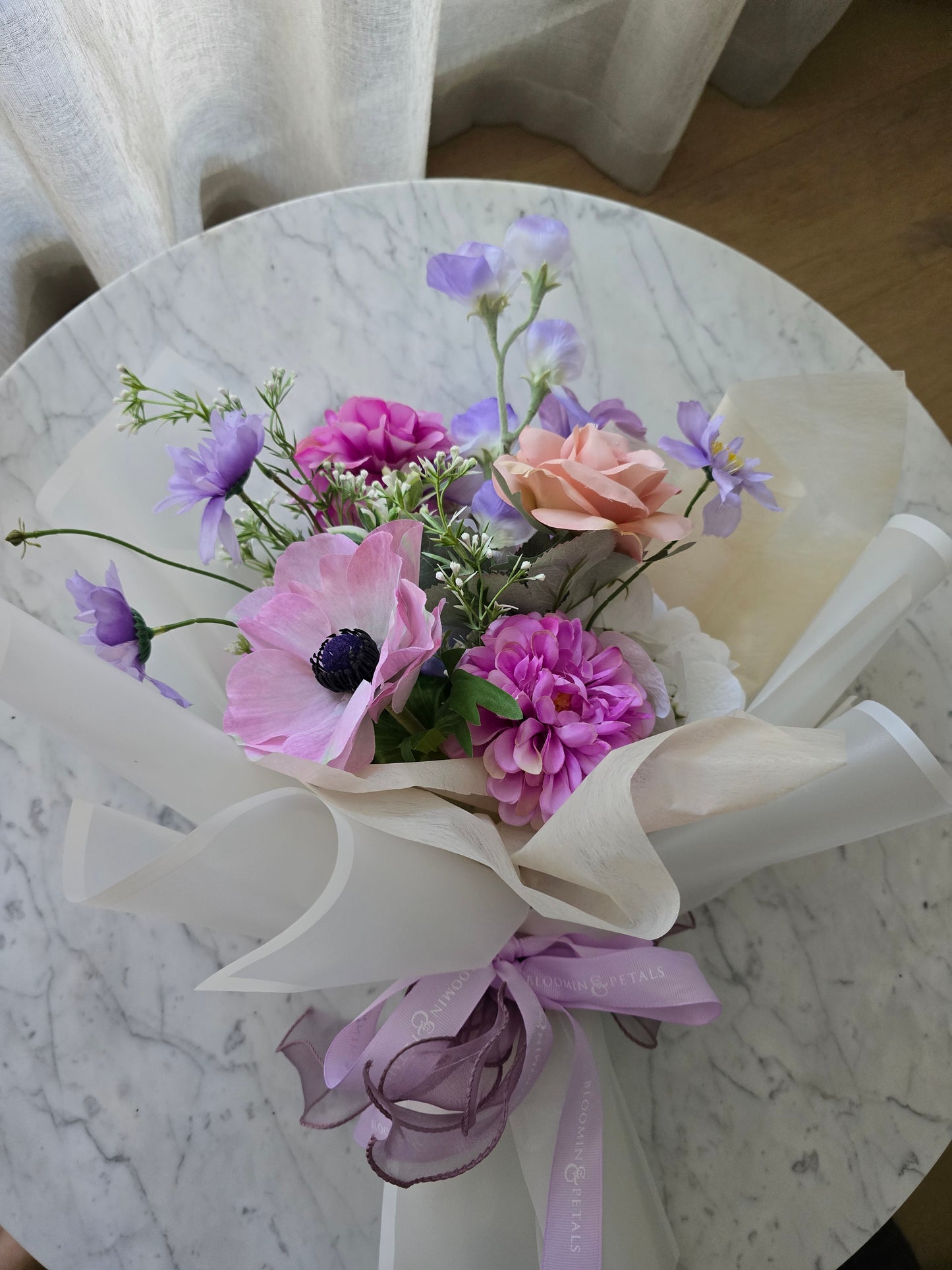 Elegant Silk flowers arrangement bouquet