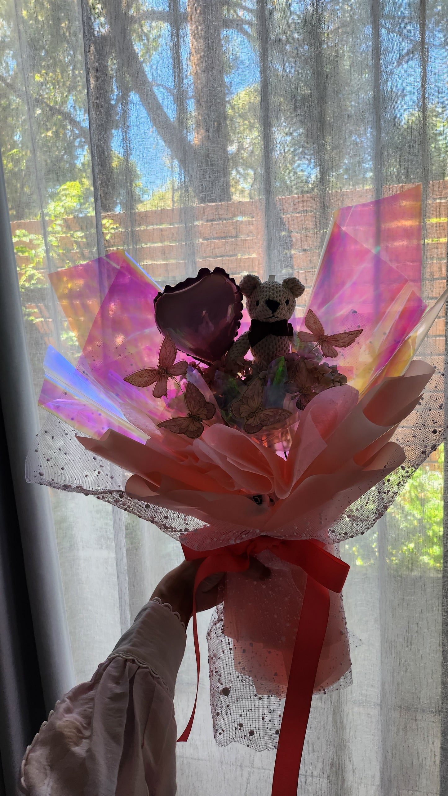 HOLOGRAM LIGHT UP BUTTERFLY BOUQUET