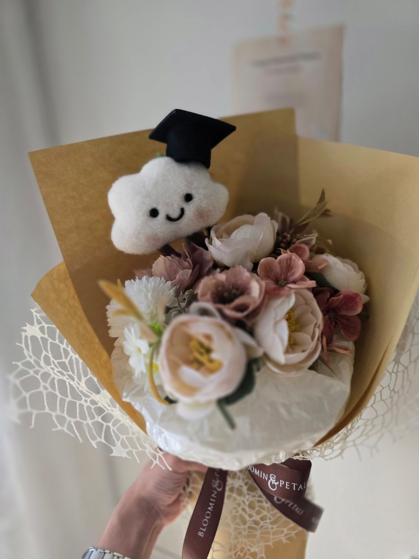 NEW CLOUD PLUSHIE NEUTRAL GRADUATION BOUQUET