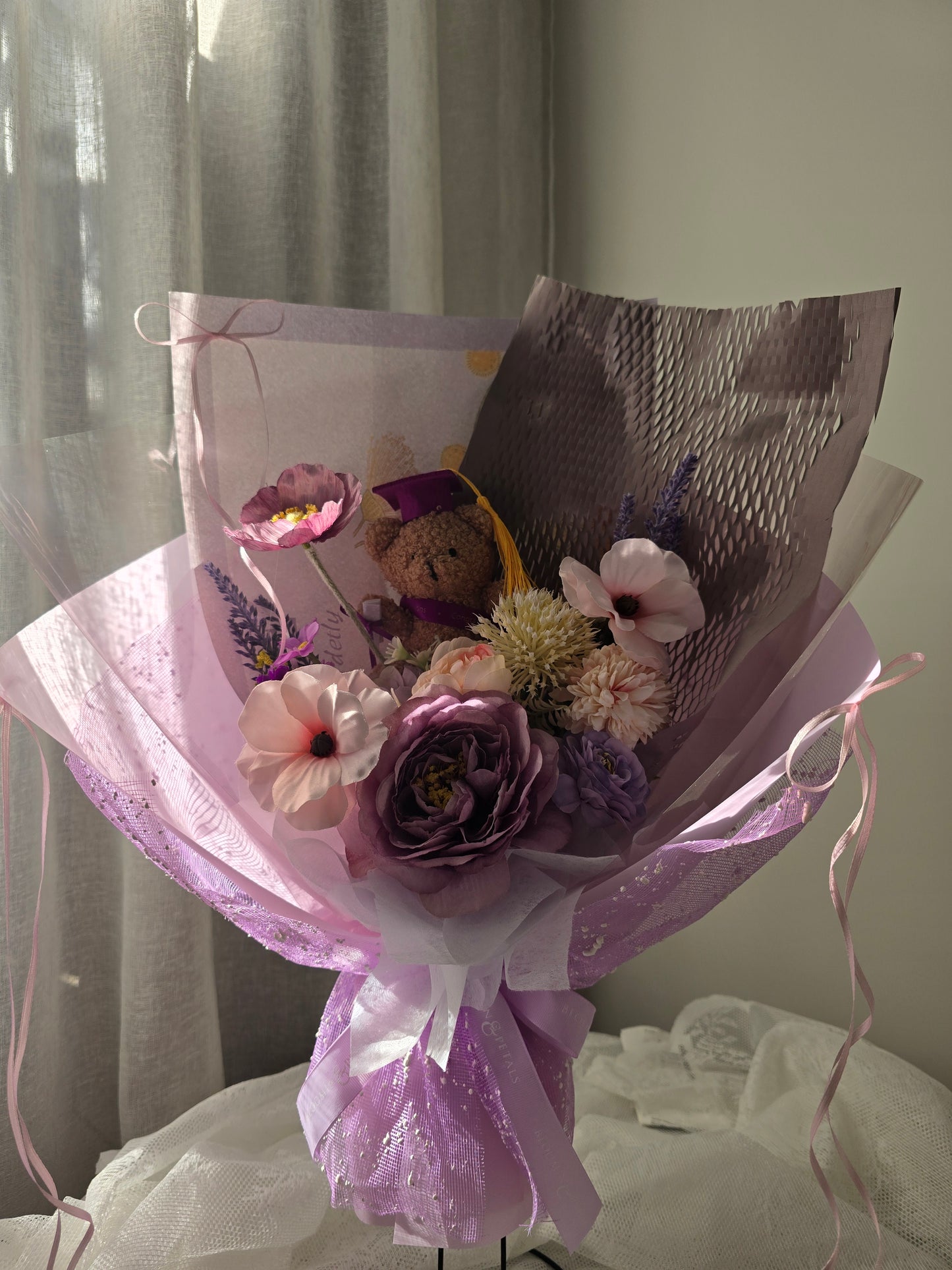 MIXED COLOUR GRADUATION BOUQUET