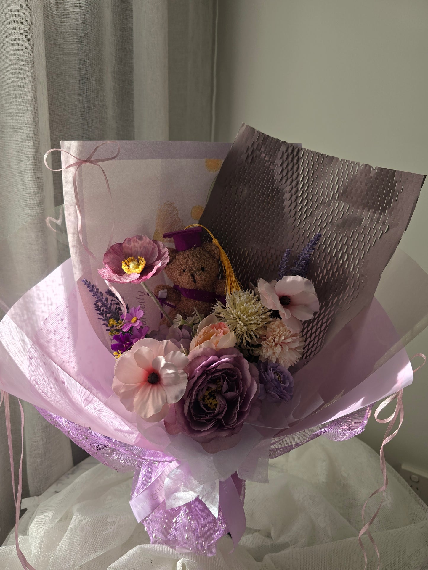 MIXED COLOUR GRADUATION BOUQUET