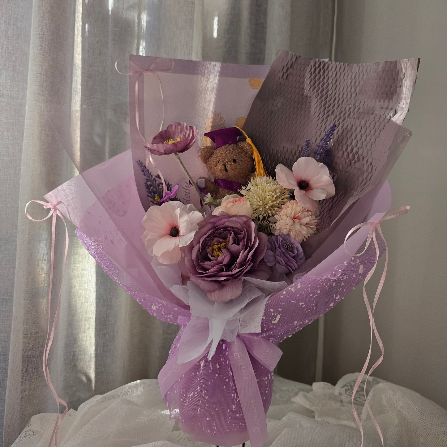 MIXED COLOUR GRADUATION BOUQUET