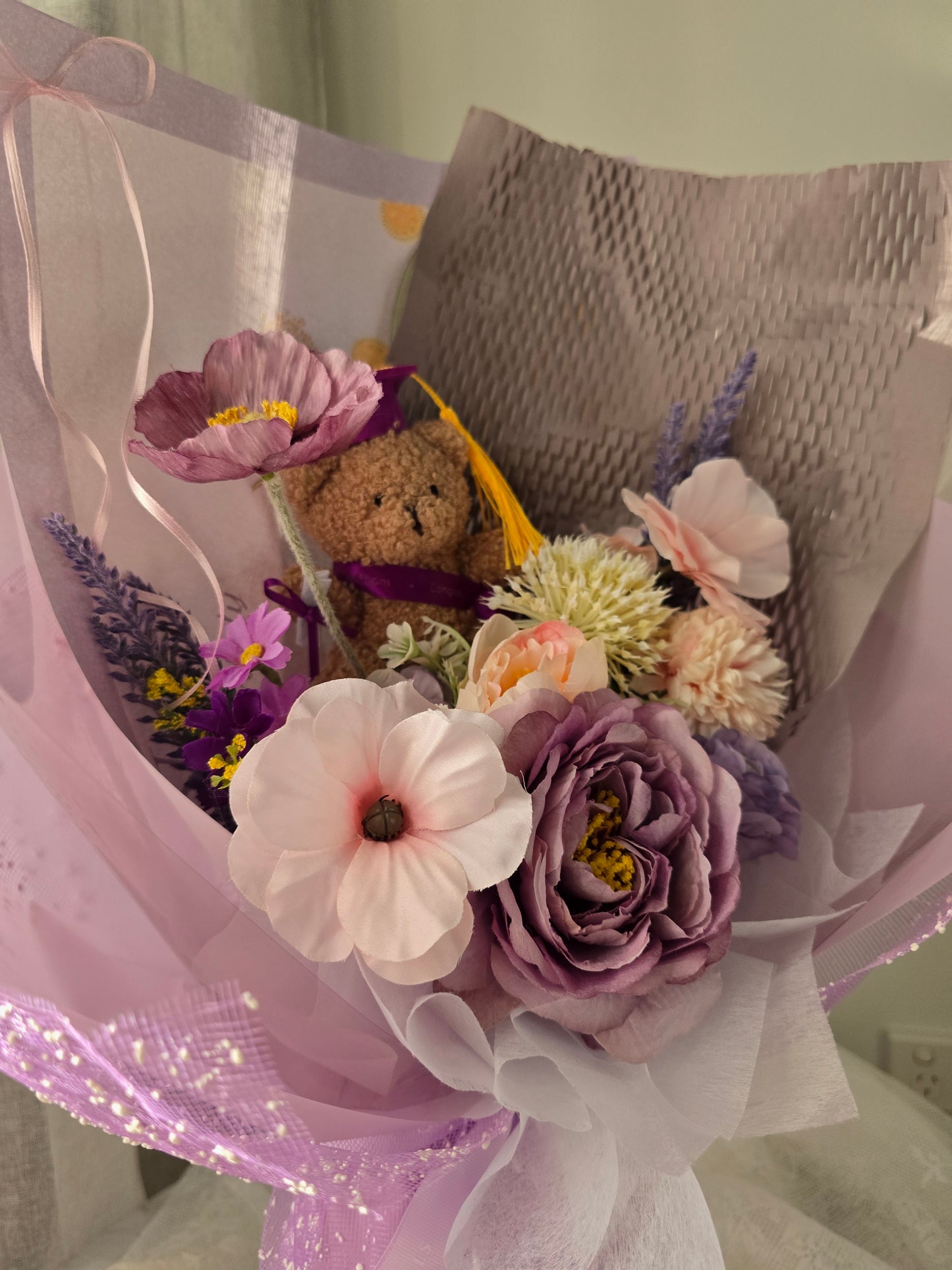 MIXED COLOUR GRADUATION BOUQUET