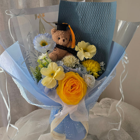 MIXED COLOUR GRADUATION BOUQUET